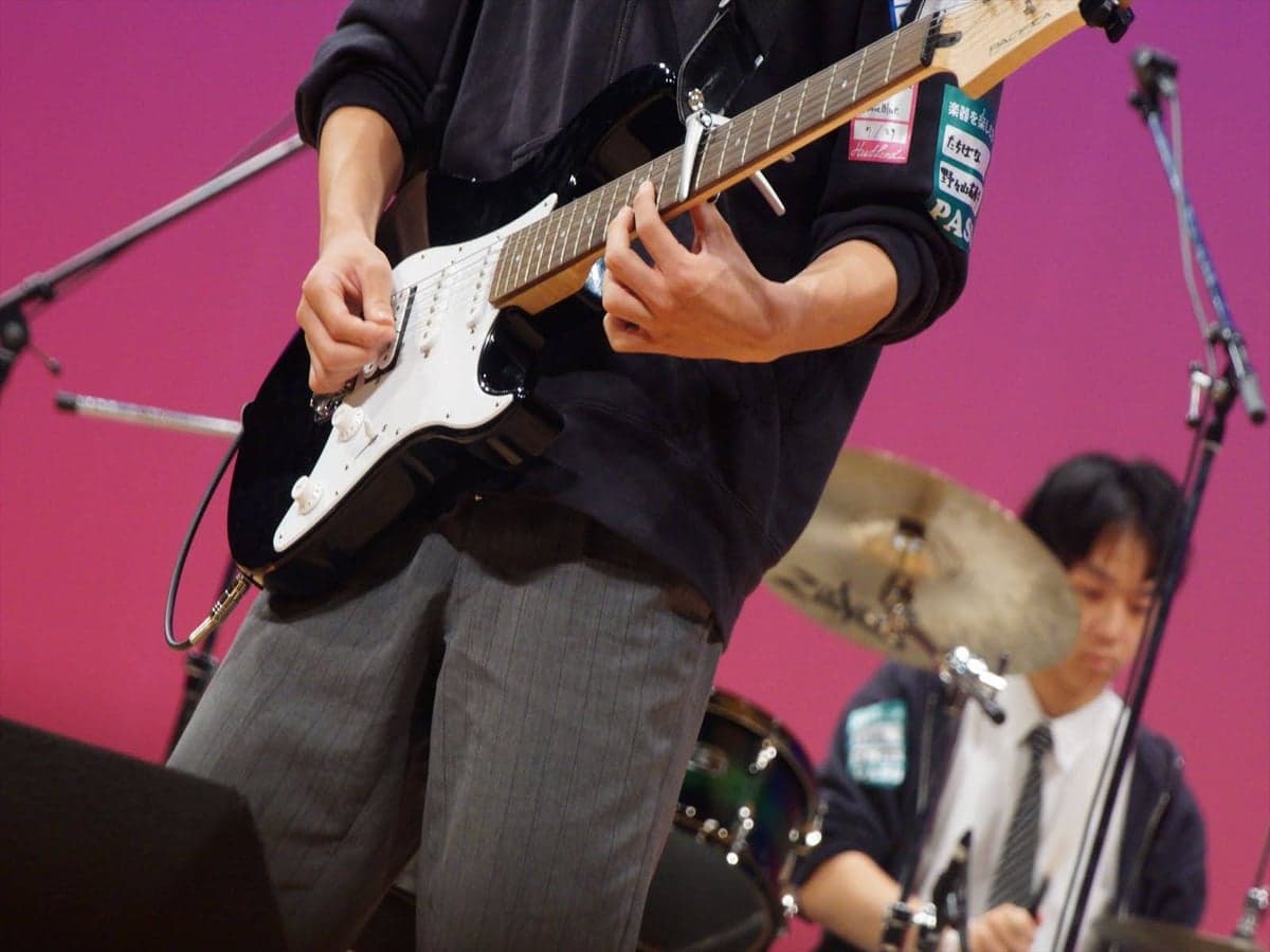 ステージ出演グループの演奏(「楽器を楽しむ日」過去開催の様子)