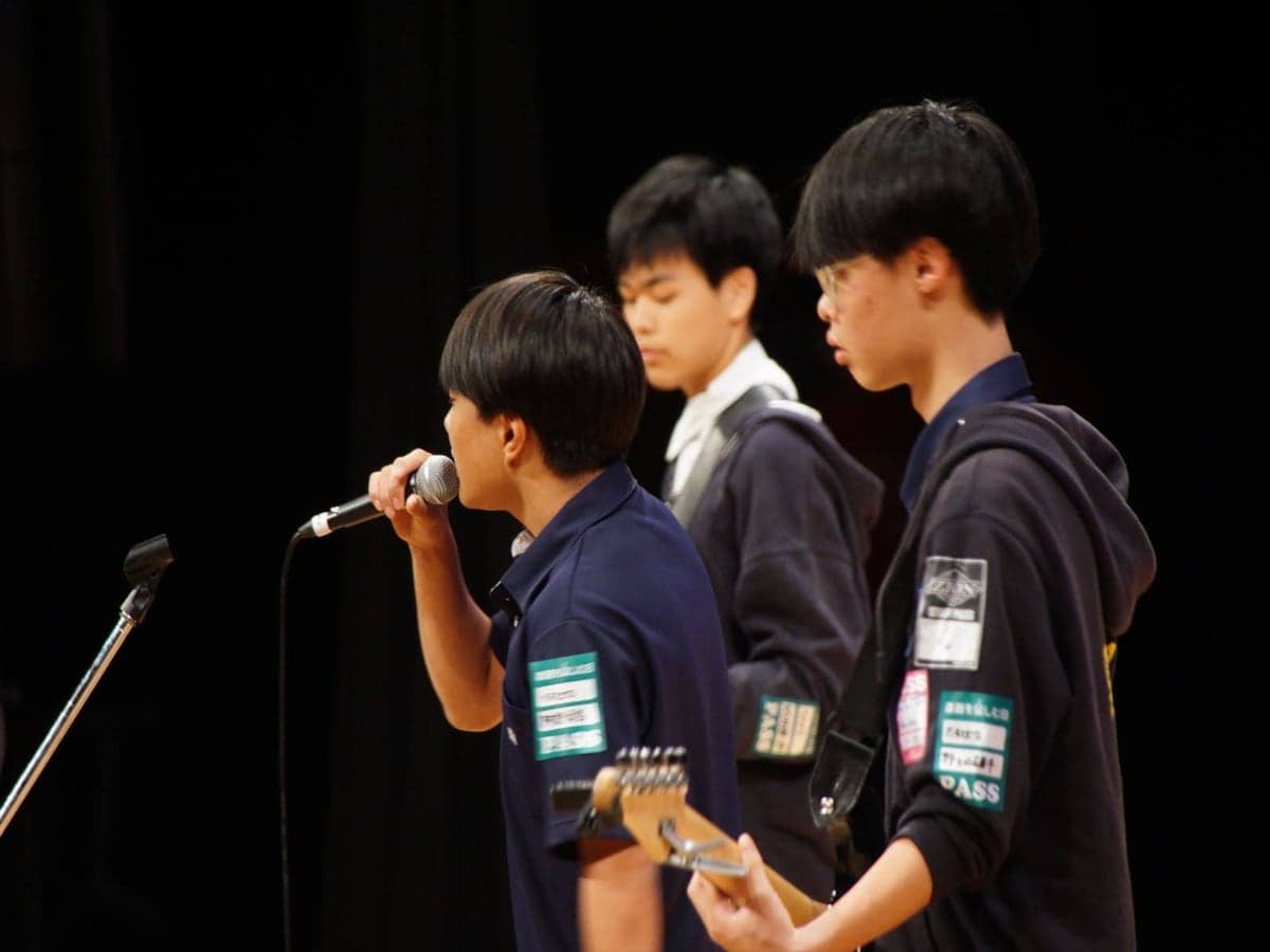 ステージ出演グループの演奏(「楽器を楽しむ日」過去開催の様子)
