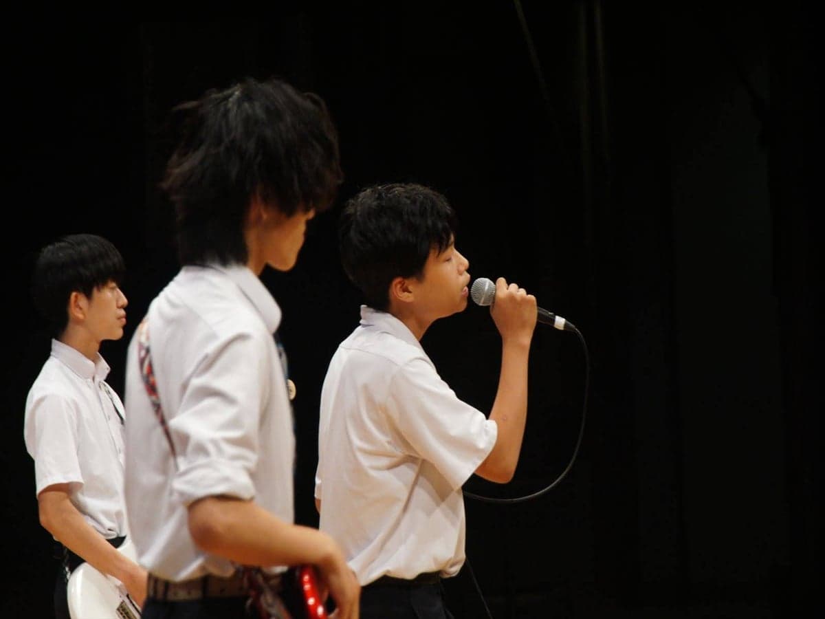 ステージ出演グループの演奏(「楽器を楽しむ日」過去開催の様子)