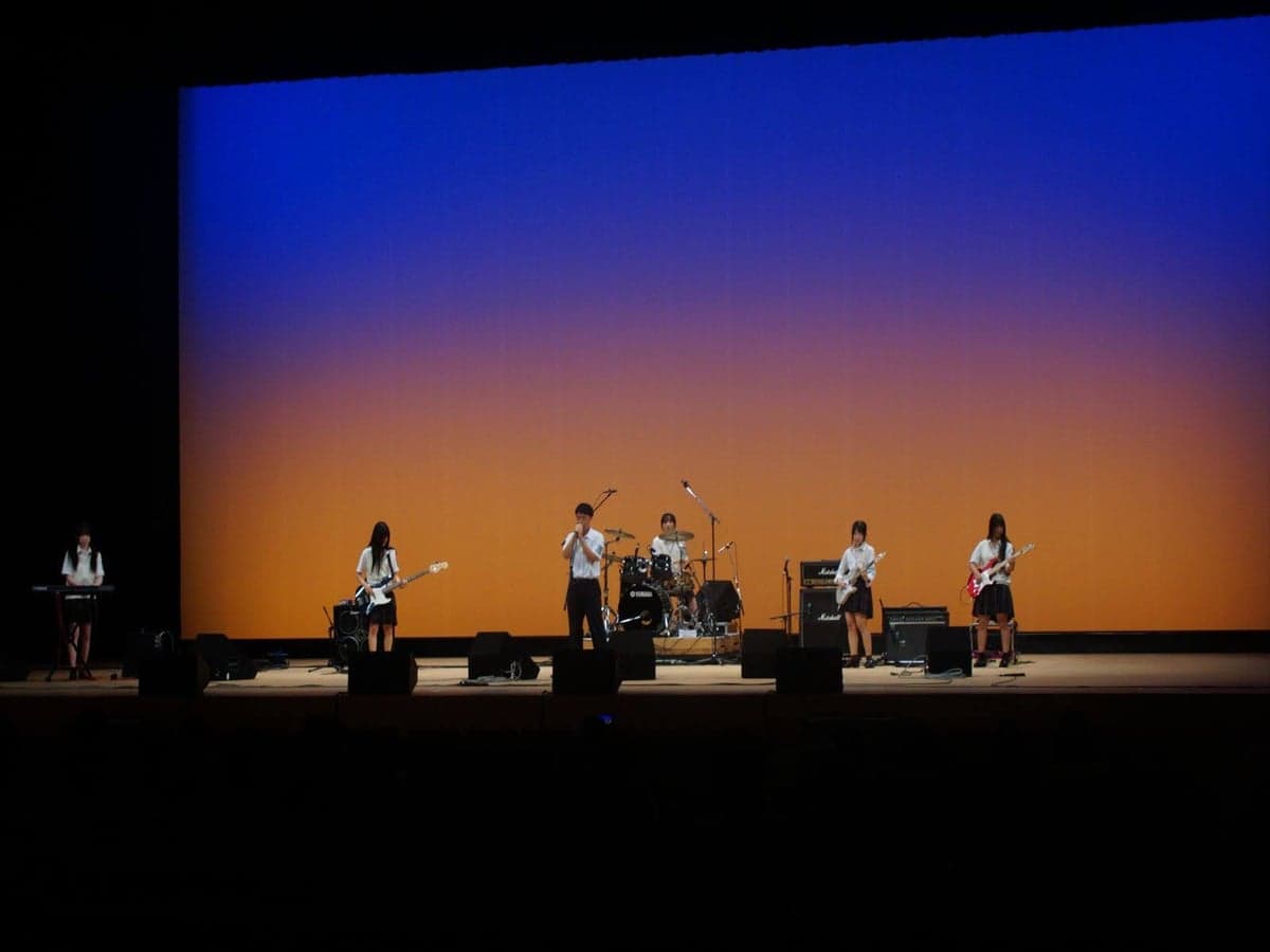 ステージ出演グループの演奏(「楽器を楽しむ日」過去開催の様子)