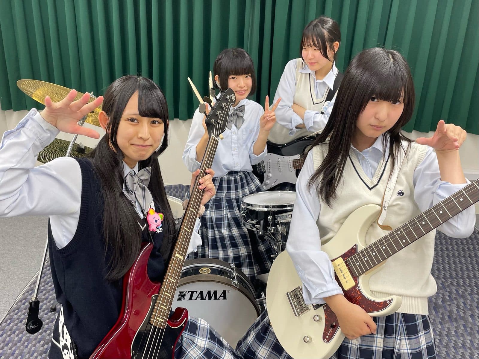 修文学院高等学校「Alstroemeria」のバンド写真